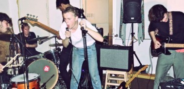Hør ny poetisk single fra Synd og Skam
