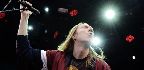 When Saints Go Machine – regndansende electropop