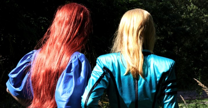 The Knife deler mystiske Facebook-videoer – se den creepy ‘Mother of Knives Cooking Class’