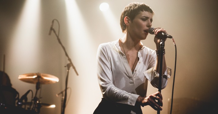 Savages – arrige kvinder i musikalsk slåskamp