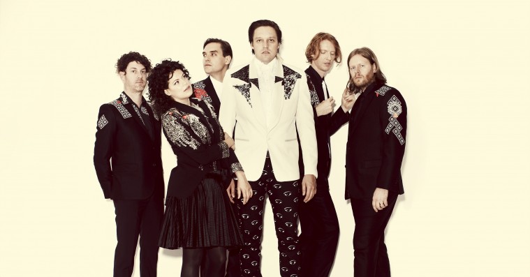 Arcade Fire er tilbage med dommedags-soul på ‘I Give You Power’ – deres første single i fire år
