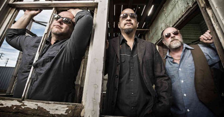 Pixies annoncerer nyt album – hør den rockabilly-vilde nye single ‘Um Chagga Lagga’