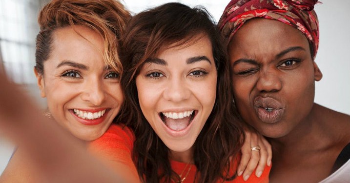 ’Lovebirds’-instruktør: »Der er alt for meget tv, hvor kvinder laver trutmund«