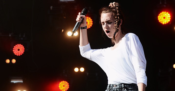 Mø – høj bas forplumrede kroning