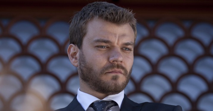 Pilou Asbæk: »Det er på tide at stikke piben ind«