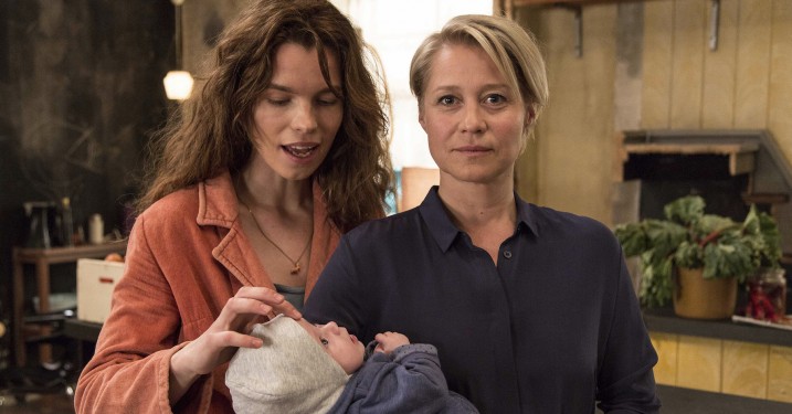 Interview: Trine Dyrholm om ’Arvingerne’, ’Kollektivet’ og at hyle på hotellet