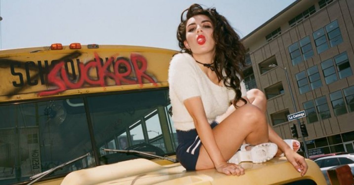 Charli XCX fører an i ny Tinderbox-pakke