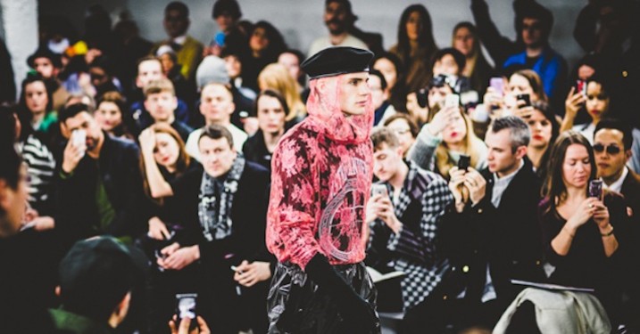 Astrid Andersen i London: Se showet og stemningsfulde billeder