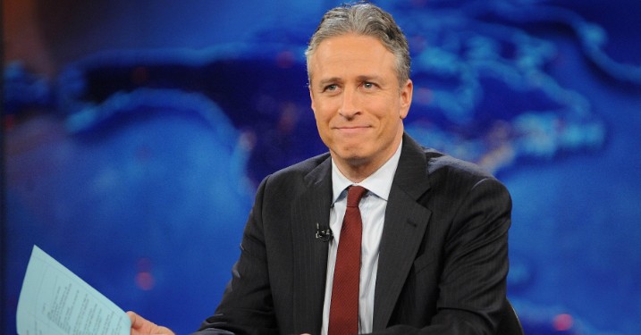 Jon Stewart forsvarer Trevor Noah efter kontroversielle tweets