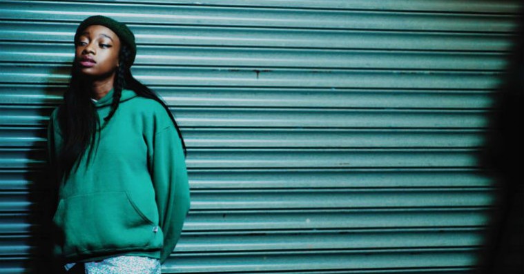 Engelske grimestjerner designer tøj med blandt andre Astrid Andersen