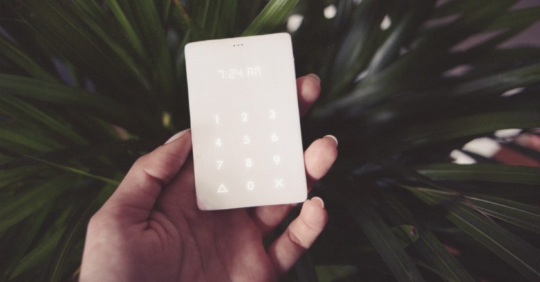 Innovation eller idioti? Ny lo-tech-mobiltelefon du kan bruge med din smartphone