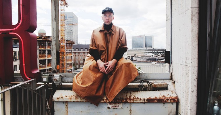 Premiere: Hør første single fra The Rumour Said Fire-frontmands nye soloprojekt