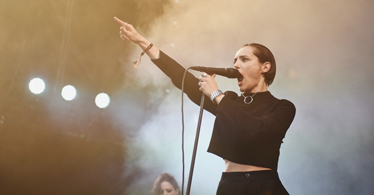 Savages holder pause – nye soloprojekter på vej