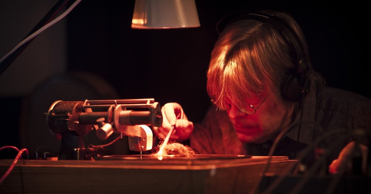 Strøm annoncerer: Kom til kirkekoncert og ti timers sovekoncert i et drivhus