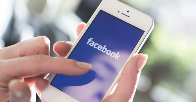 Facebooks billedværktøj kopierer Snapchat med klistermærker og filtre