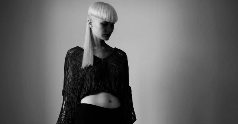 Kill J går i kødet på sexismen på sin nye single, ‘Propaganda’