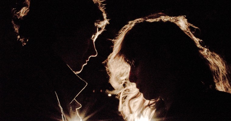 Hør to nye sange fra Beach House og få indflydelse på setlisten til deres Store Vega-koncert