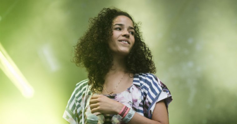 Anyas inderlige debut-ep er r’n’b til hashtag-generationen