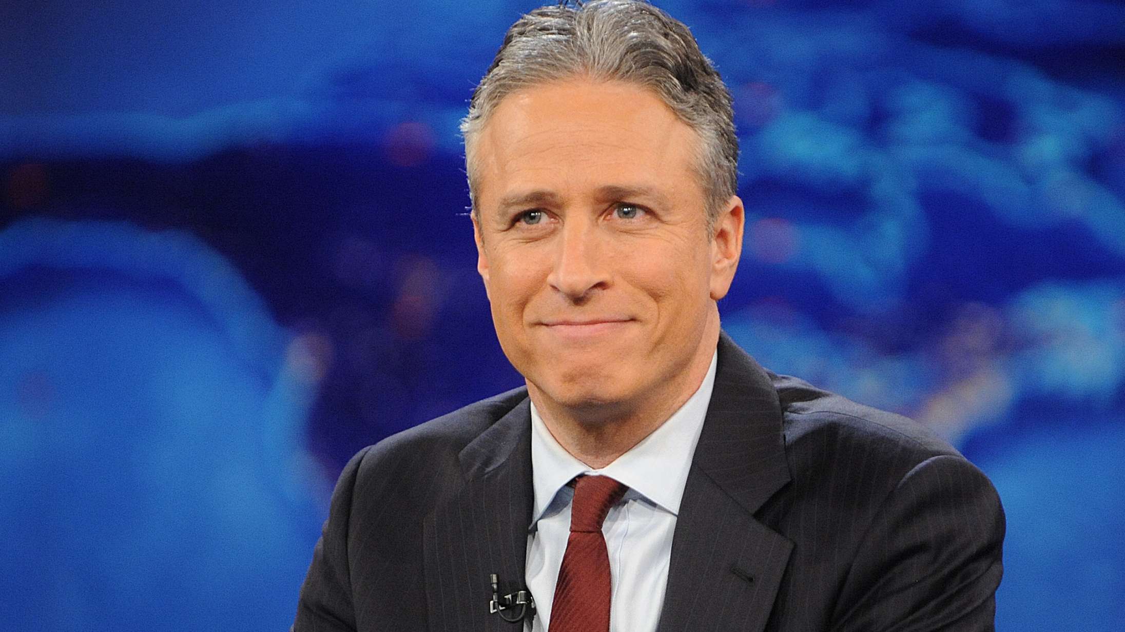 Jon Stewart kører af sporet for åben skærm med kontroversiel konspirationsteori om coronavirus
