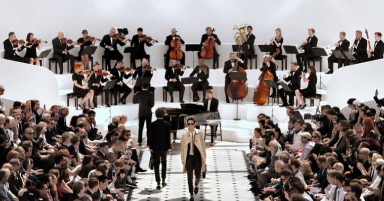 Modehuset Burberry får egen kanal på Apple Music