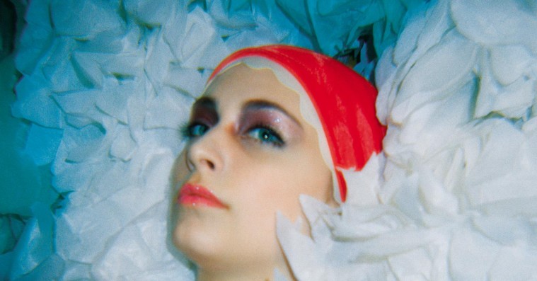 U.S. Girls’ eksperimentelle nattenoir er en David Lynch-film værdig