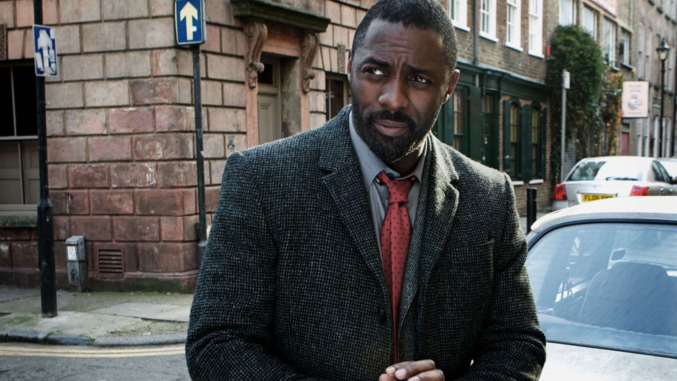 Idris Elba teaser, at ‘Luther’ vender tilbage som film
