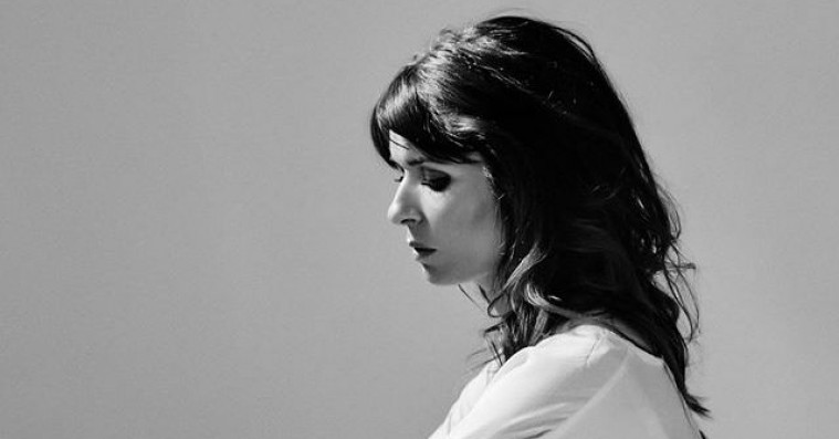 Lidt for trygge Kira Skov excellerer i moody og dystert drømmende lydbilleder