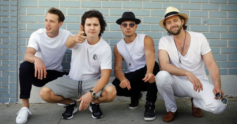 Lukas Graham bader i glitter på ny ‘My Little Pony’-single – hør ‘Off to See the World’