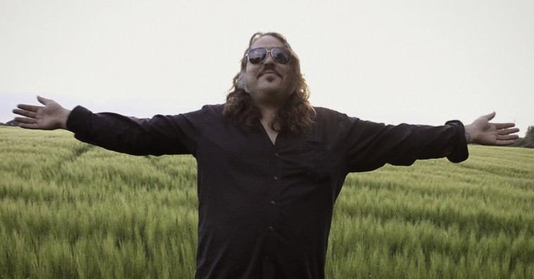 Soundvenue Premiere: Se filmen om Spids Nøgenhat-frontmand Lorenzo Woodrose – med eksklusiv intimkoncert