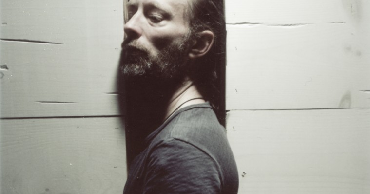 Læs Thom Yorkes brev til Julemanden: Om fred og læsebriller