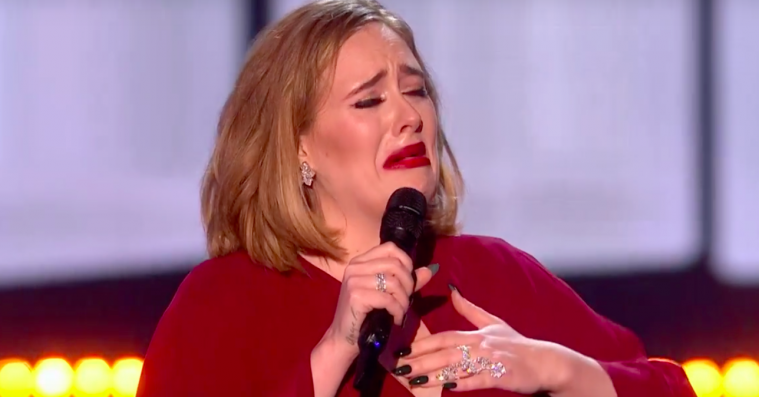Vinderne kåret ved årets Brit Awards – se en stortudende Adele