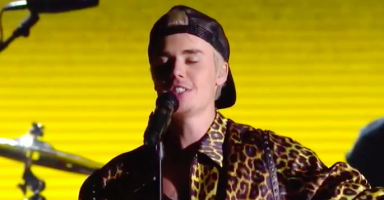Se Bieber til Grammys: Akustisk ‘Love Yourself’ og storslået ‘Where Are Ü Now’