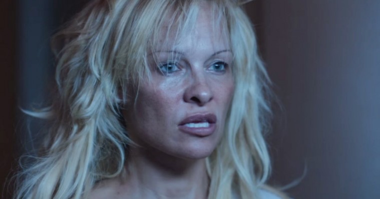 Se sci-fi-kortfilm med Pamela Anderson om ensomhed i den digitale tidsalder