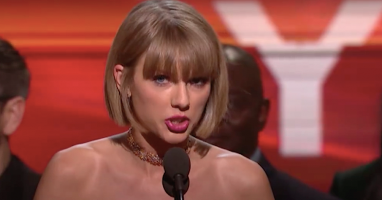 Se alle vinderne ved nattens Grammy Awards – Swift langer ud efter Kanye i kølig takketale