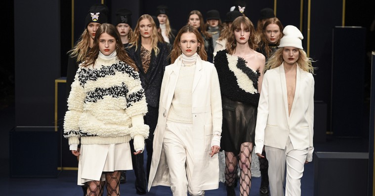 Copenhagen Fashion Week: Lala Berlin var råt i Rådhuset – men også feminint