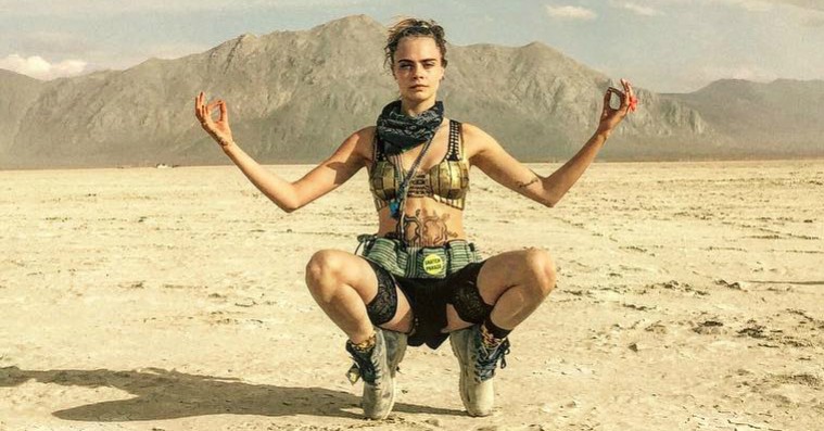 Cara Delevingne mener en dislike-knap på Facebook kan »gøre skade«