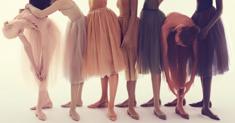 Christian Louboutin slår endnu et slag for diversitet – flade sko i syv hudtoner
