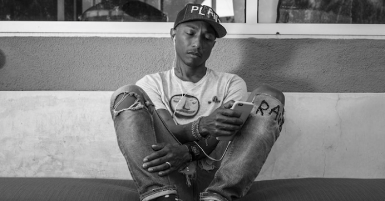 Pharrell giver Adidas endnu mere farve – designer nye sneakers