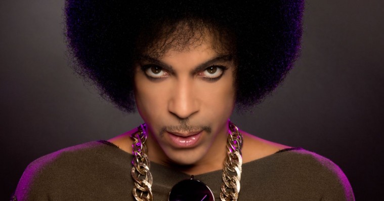 Lyt til livestream af Prince’ allersidste koncert – solo, veloplagt og med megahits i ærmet
