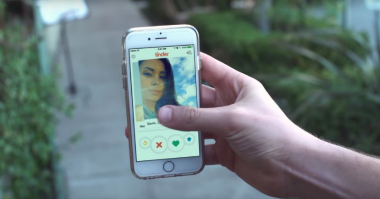 Tinder Social gør dating til en gruppeaktivitet og afslører hvilke venner, der bruger appen