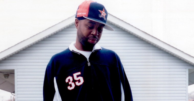 Lyt: J Dilla, Nas og Madlib forenes på nyt stærkt track ‘The Sickness’