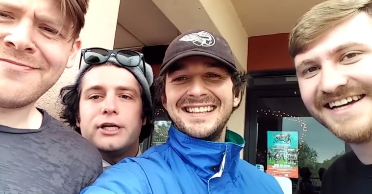 Shia LaBeouf er på et digitalt roadtrip på tværs af USA med hjælp fra Twitter