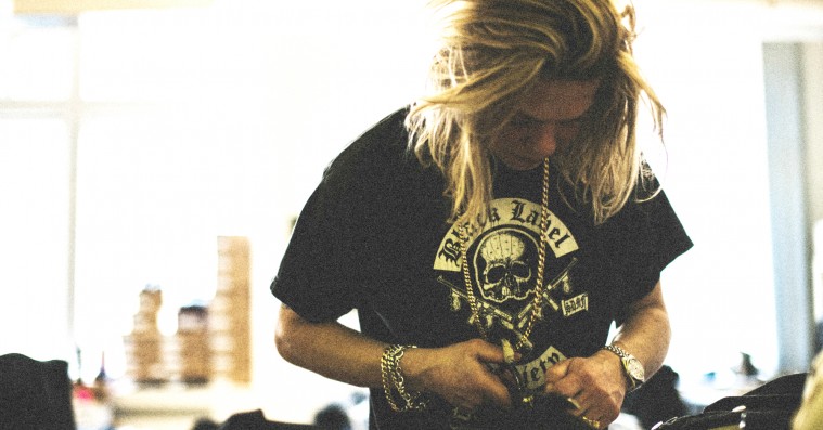 En måned efter branden i Asger Juel Larsens studie: »Jeg har fundet en ny kreativ energi«