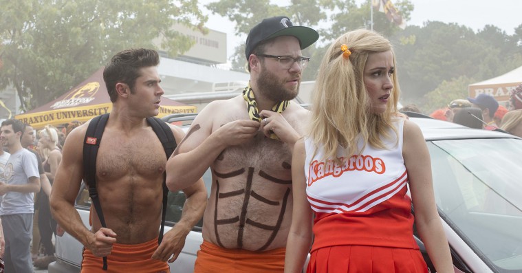 ’Bad Neighbours 2’: Zac Efrons herligt afdankede frat boy er sært bevægende