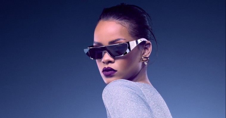 Rihanna laver futuristiske solbriller med Dior – men de kommer til at koste dig