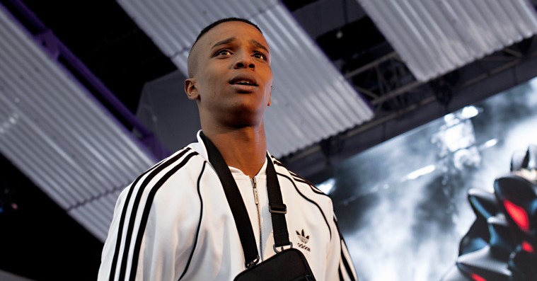 Jamaika slår sig sammen med Carmon og Ung Cezar på ghettosinglen ‘La Ma Li’