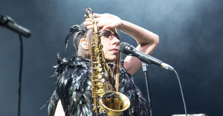 Roskilde Festival: Mesterlige PJ Harvey på march mod den næste verden