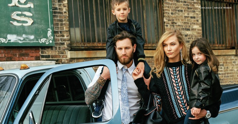 Versaces nye kampagne snubler i sin hyldest til stærke mødre