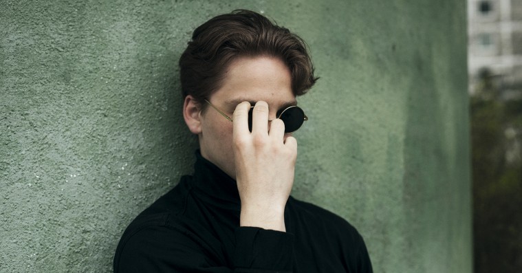 Yung-frontmand annoncerer nyt soloprojekt – hør ‘At Least…’