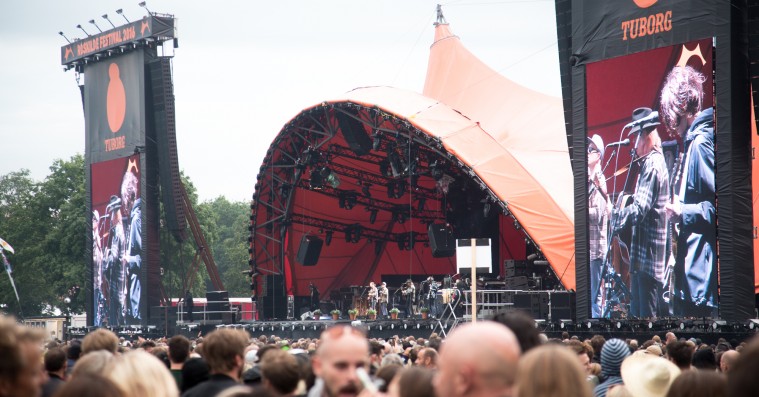 Roskilde-reaktioner: Neil Youngs 12 minutter lange guitarsolo deler vandene på Twitter